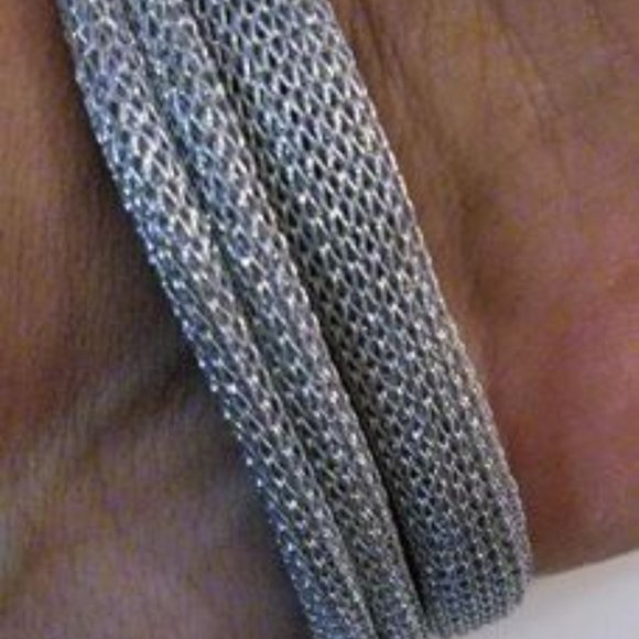 Beautiful Liquid Sterling Silver Bracelet with Gold Plated Detail - Picture 2 of 8